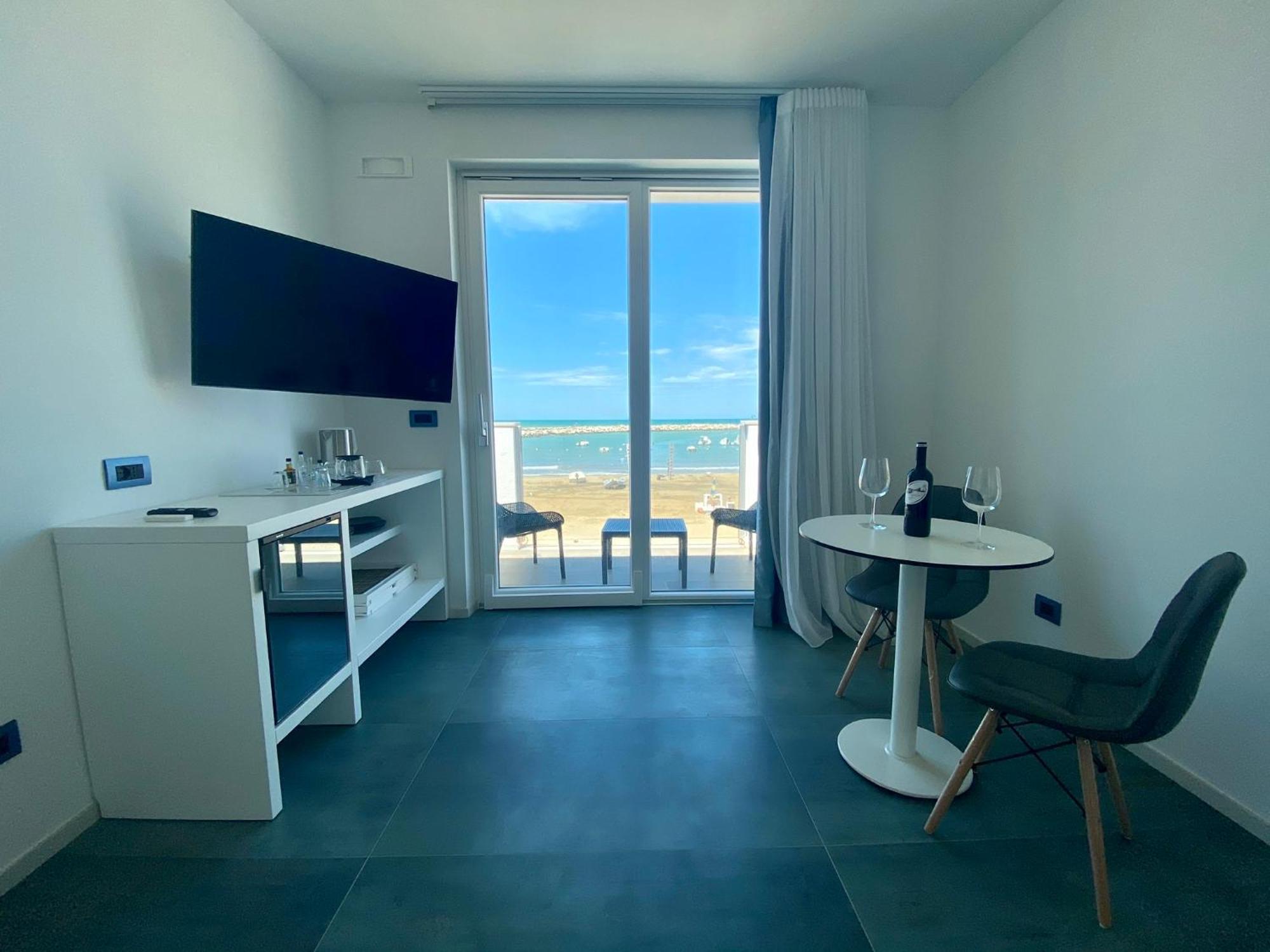 Marina Bay Beach Hotel Peschici Εξωτερικό φωτογραφία