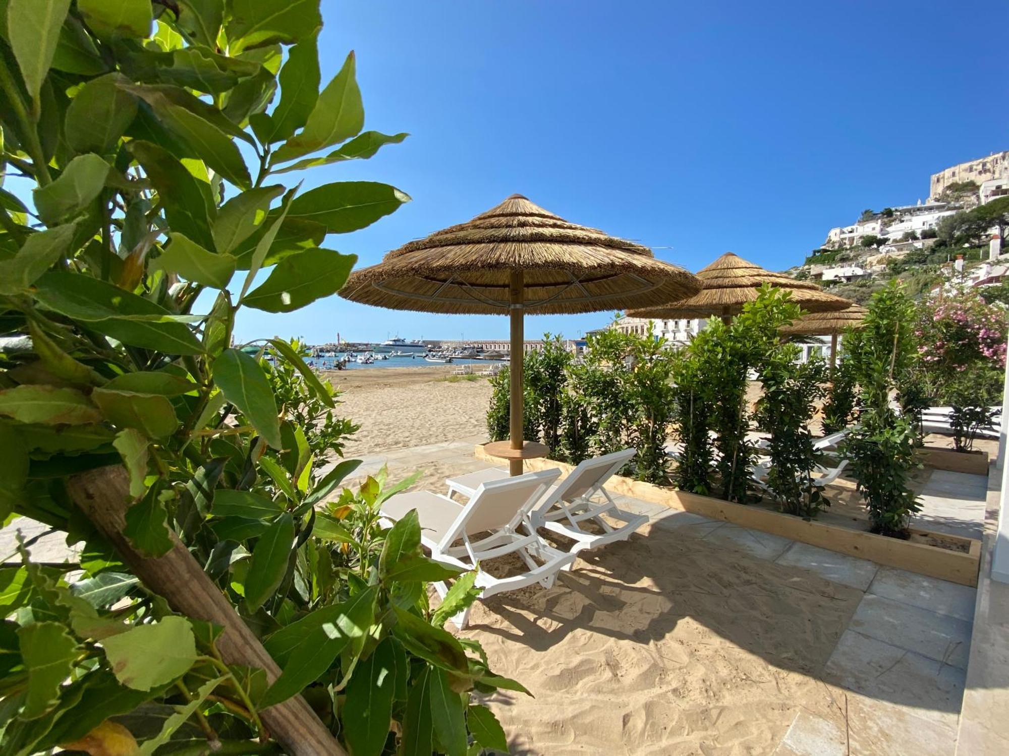Marina Bay Beach Hotel Peschici Εξωτερικό φωτογραφία