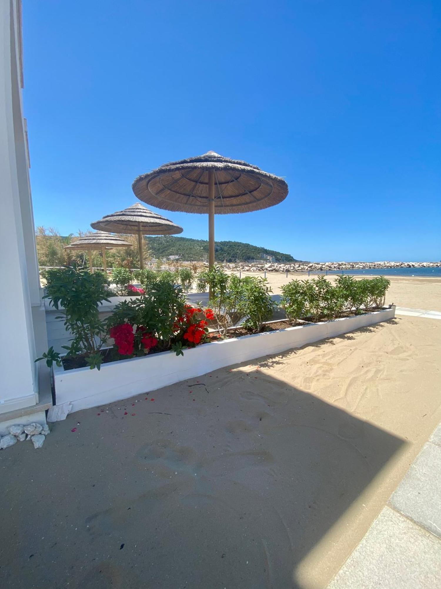Marina Bay Beach Hotel Peschici Εξωτερικό φωτογραφία